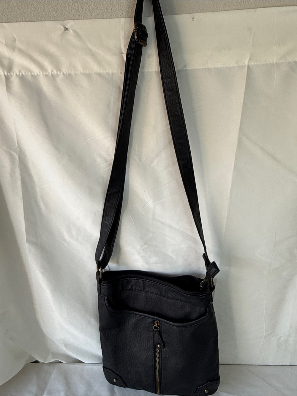 Bueno Crossbody Bag - Picture 2 of 10